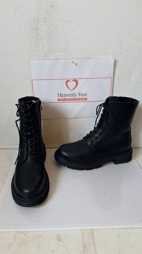 Heavenly feet black boots size - feet,